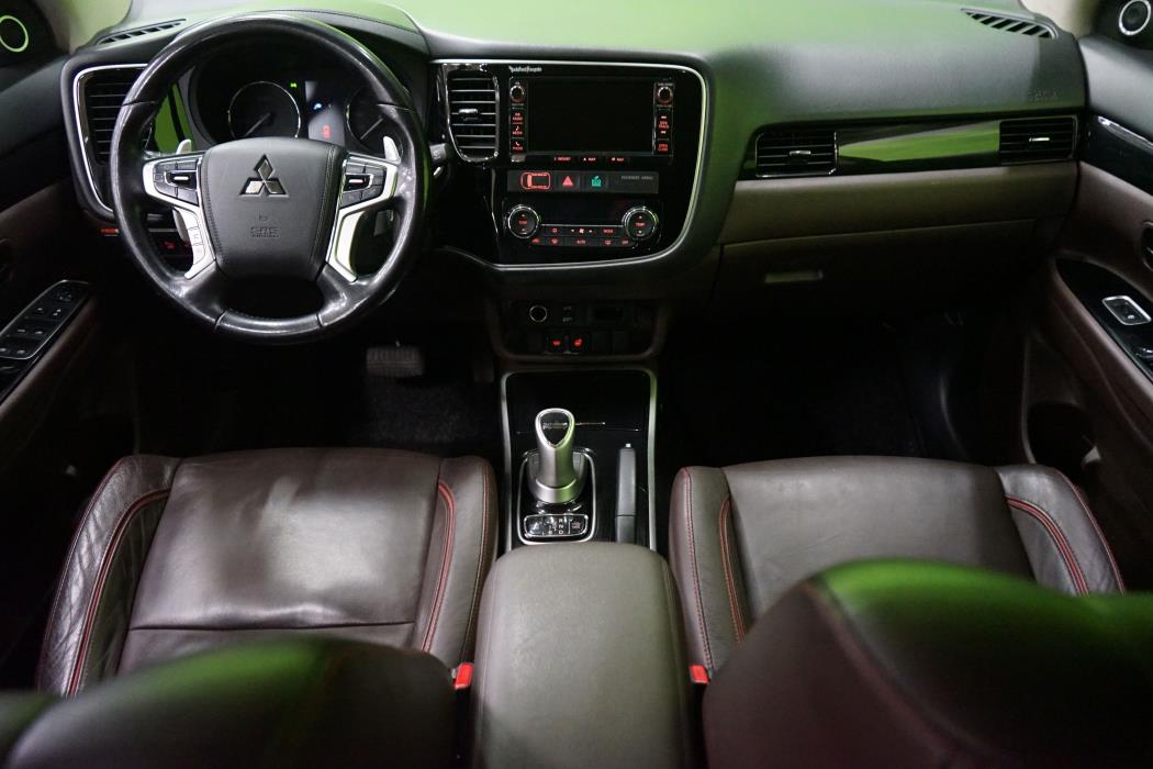 Mitsubishi Outlander PHEV 2017