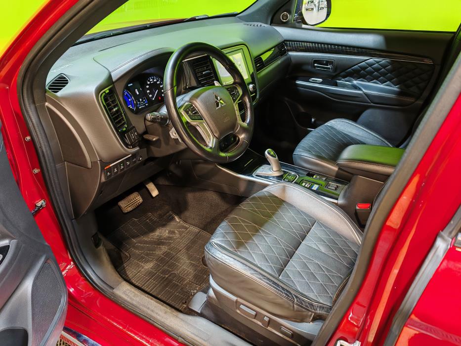 Mitsubishi Outlander PHEV 2021