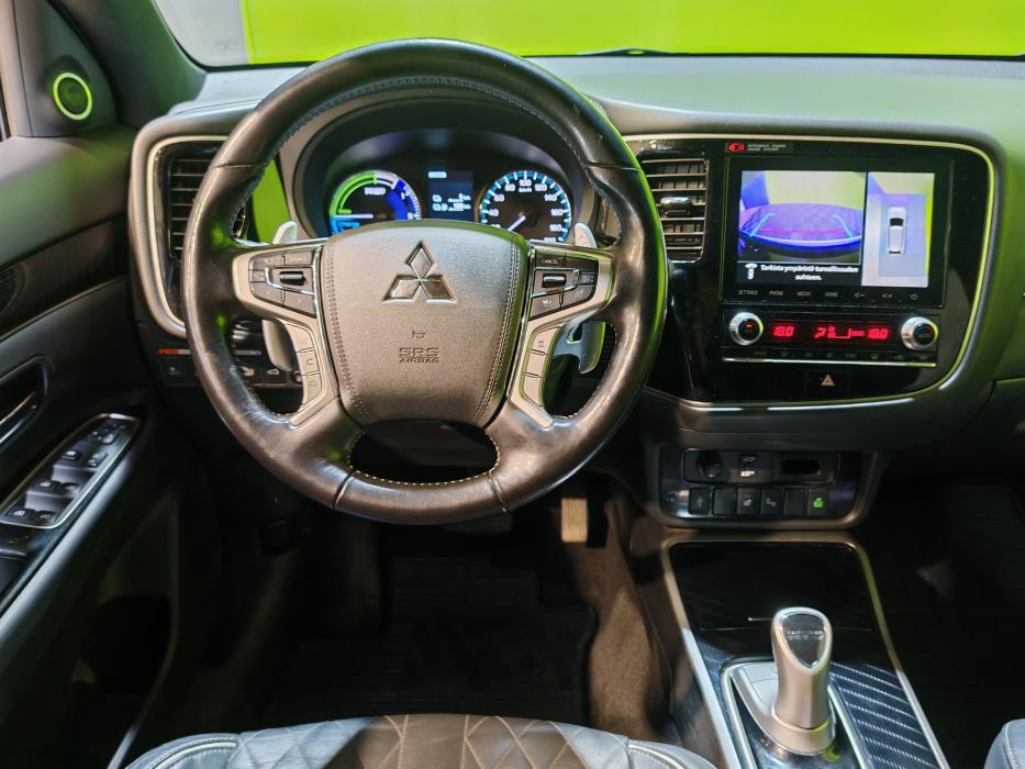 Mitsubishi Outlander PHEV 2021