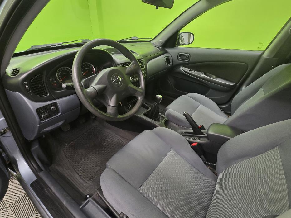 Nissan Almera 2005