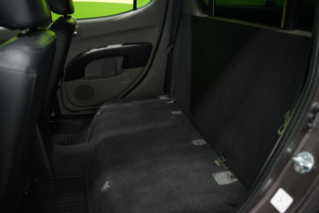 Mitsubishi L200 2012