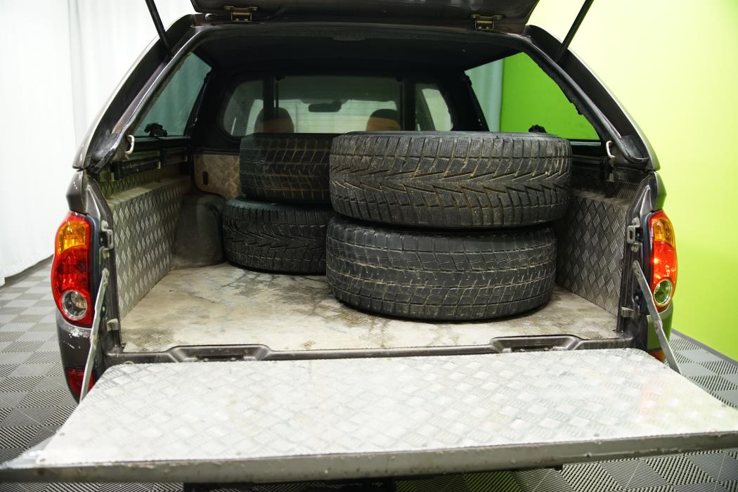 Mitsubishi L200 2012