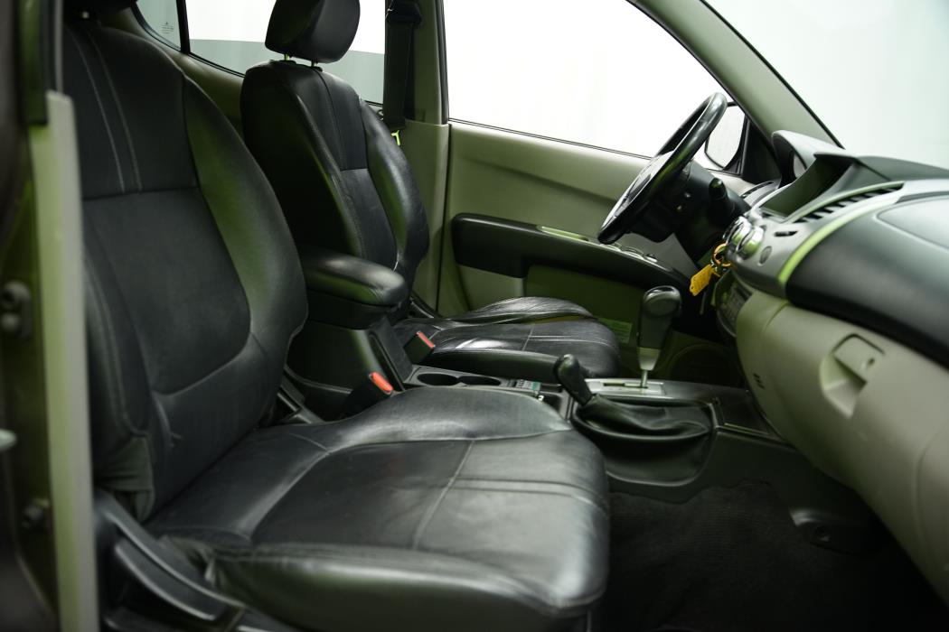 Mitsubishi L200 2012