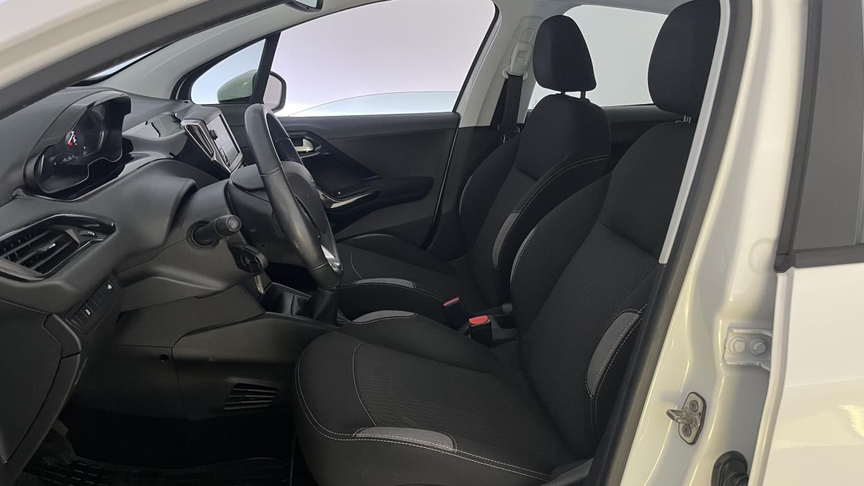 Peugeot 208 2016