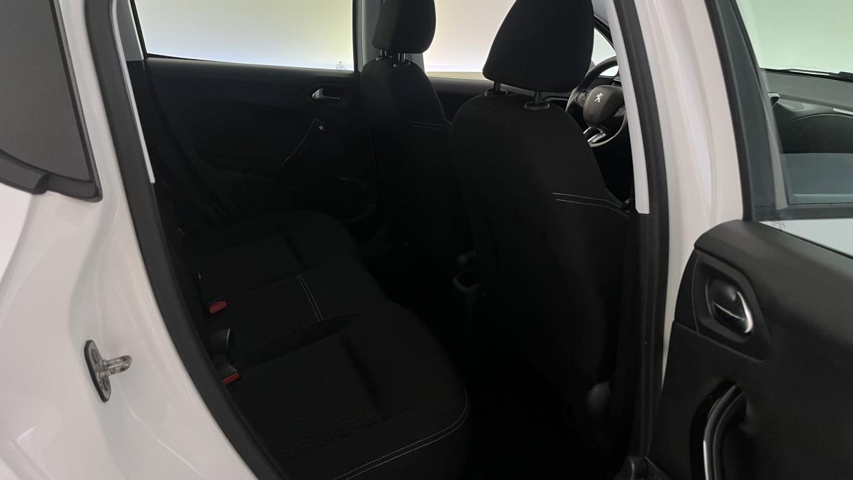 Peugeot 208 2016