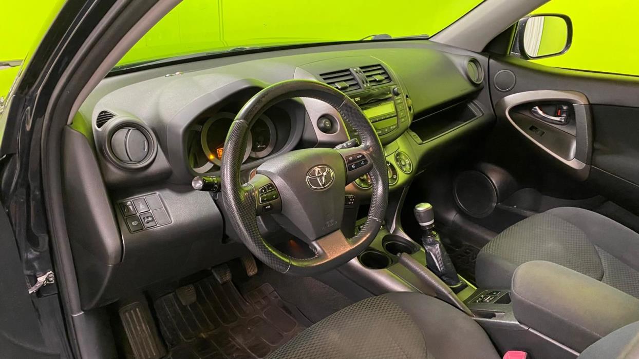 Toyota RAV4 2010