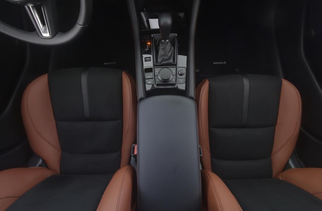 MAZDA 3 2025