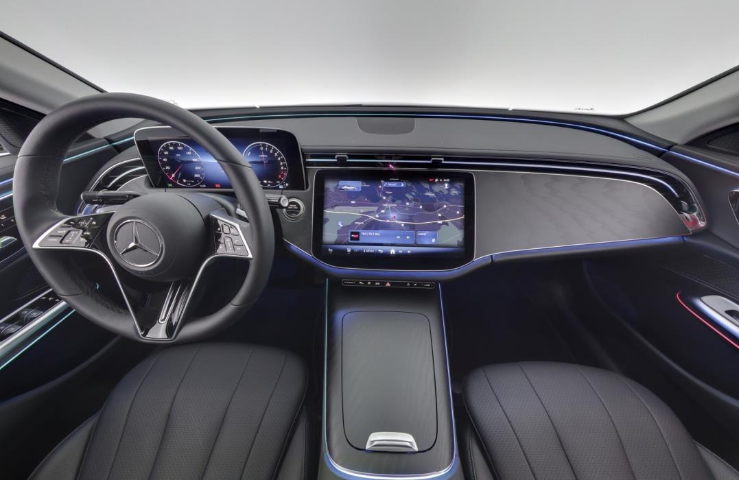 MERCEDES-BENZ E 2025