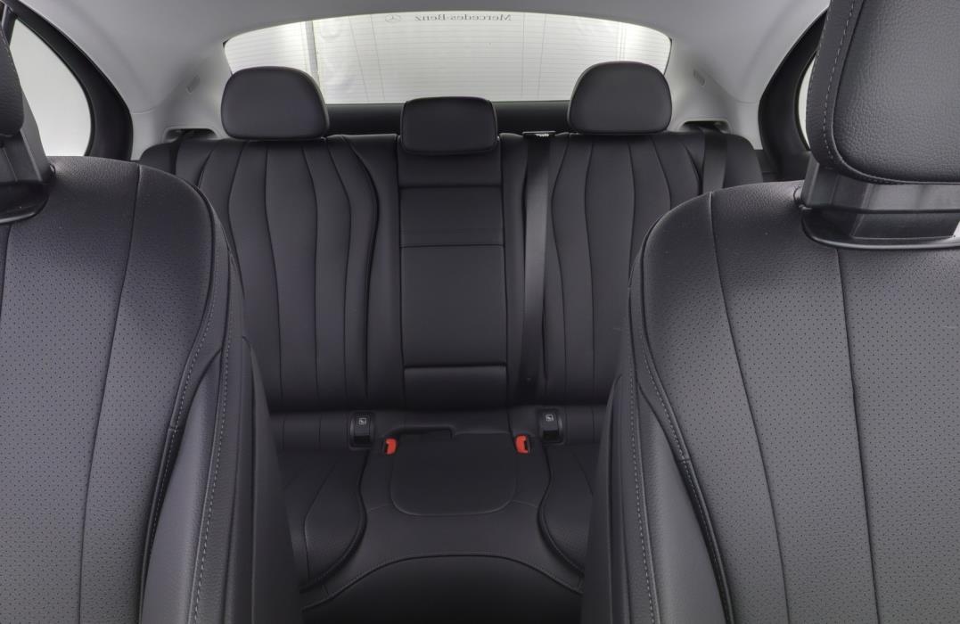 MERCEDES-BENZ E 2025