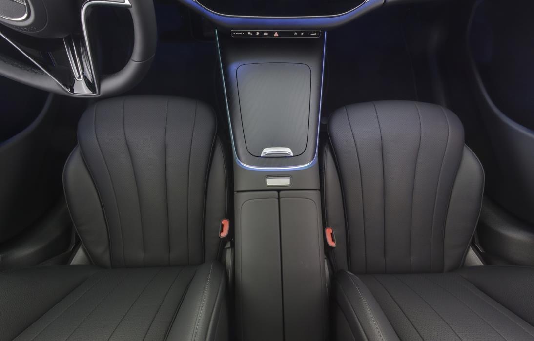 MERCEDES-BENZ E 2025