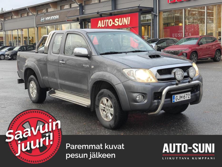 TOYOTA Hilux 2011