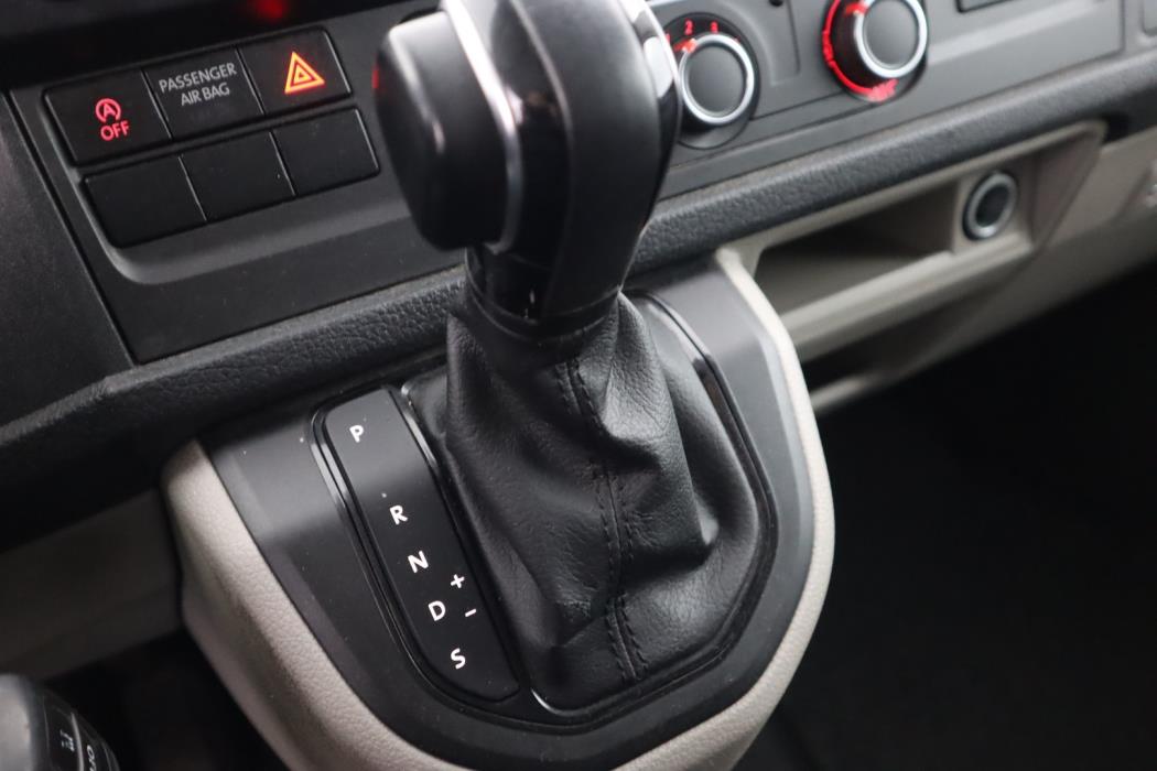 VOLKSWAGEN Transporter 2018