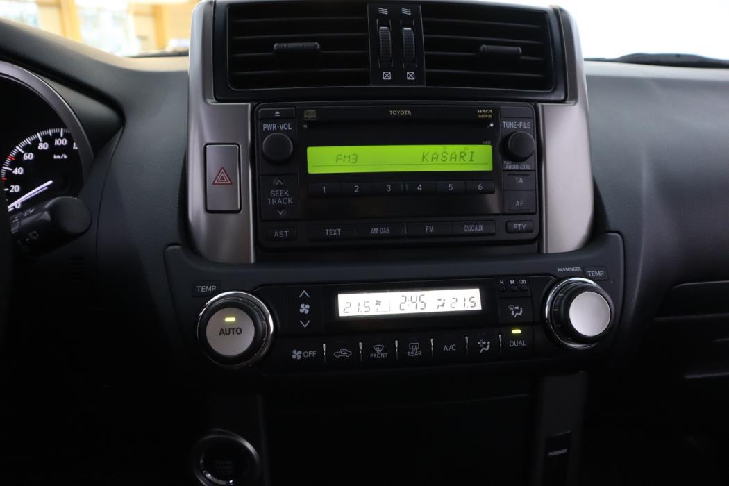 TOYOTA Land Cruiser 2010