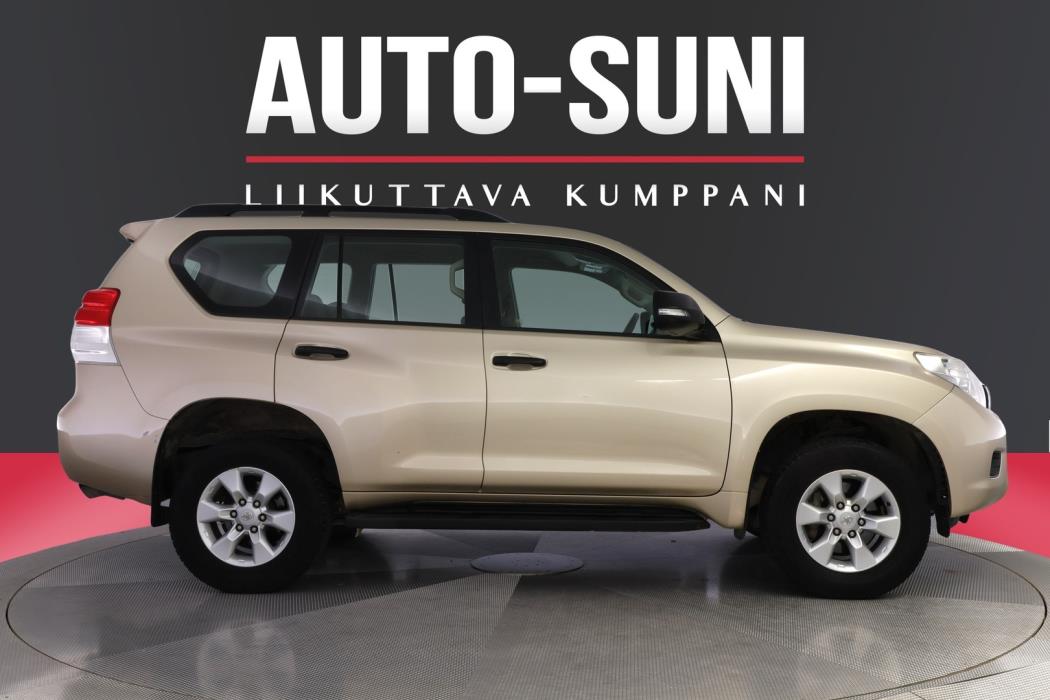 TOYOTA Land Cruiser 2010