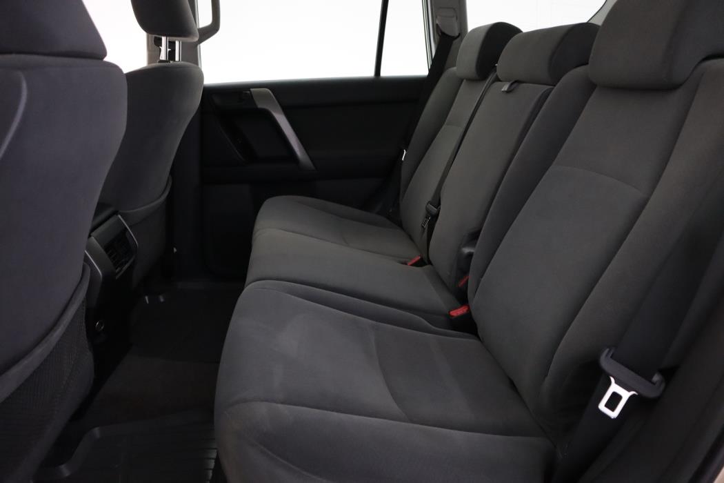 TOYOTA Land Cruiser 2010