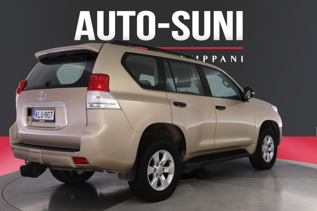 TOYOTA Land Cruiser 2010