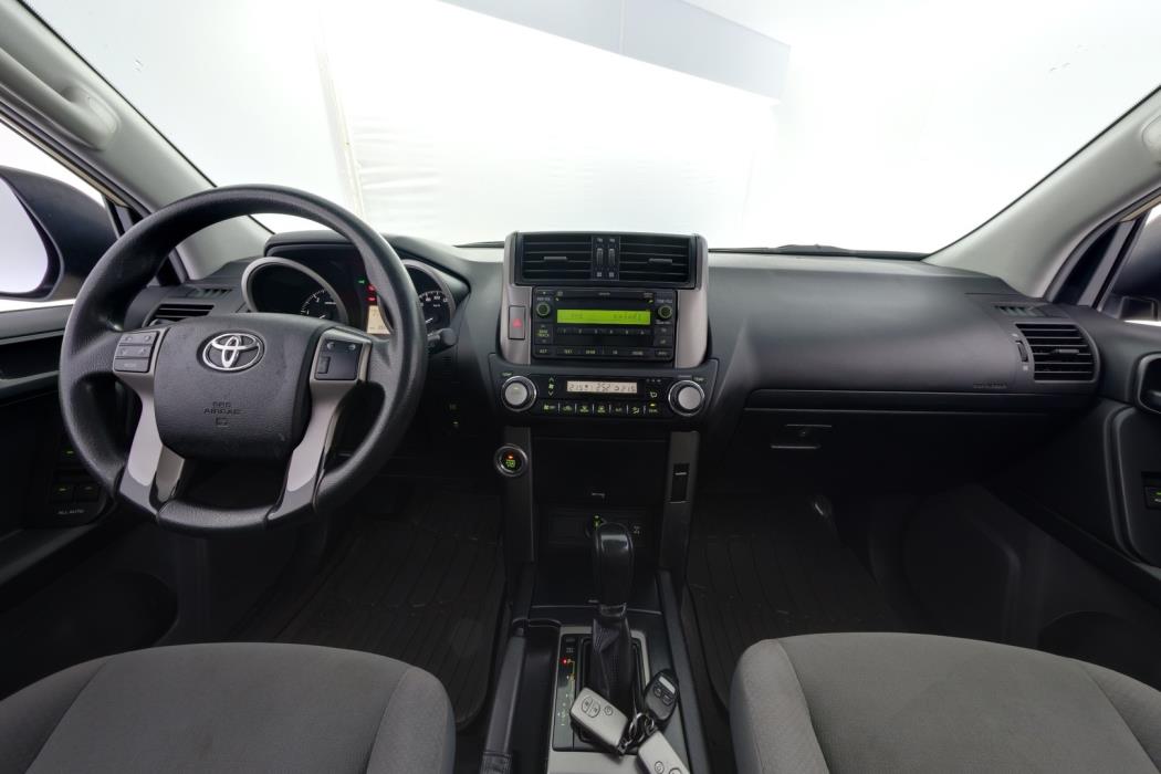 TOYOTA Land Cruiser 2010