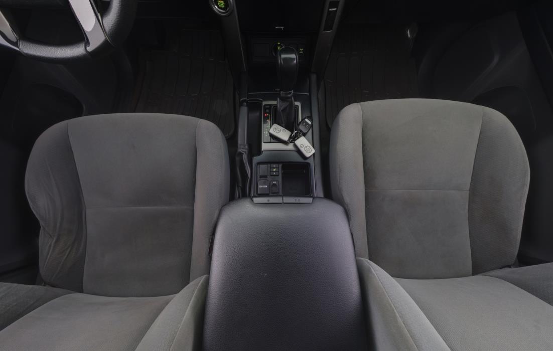 TOYOTA Land Cruiser 2010