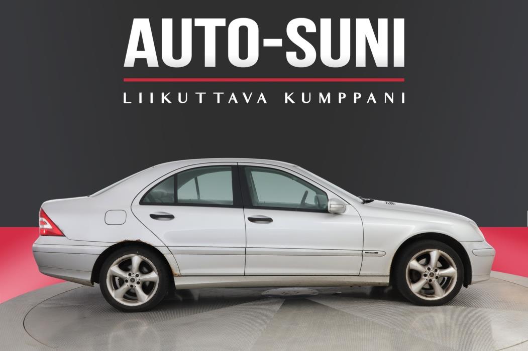 MERCEDES-BENZ C 2004