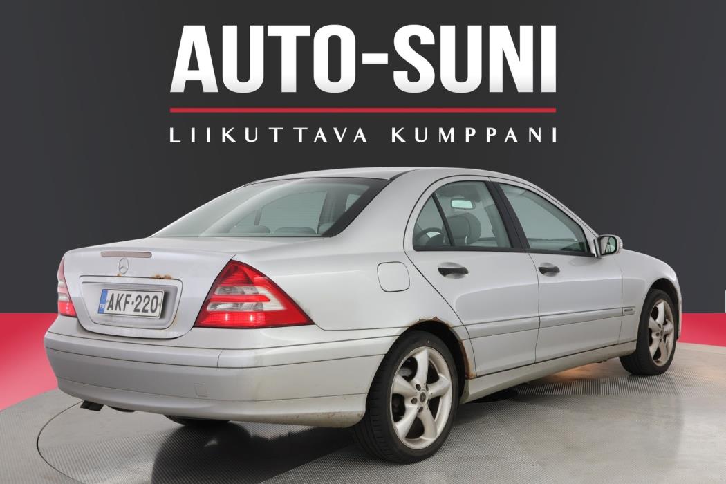 MERCEDES-BENZ C 2004