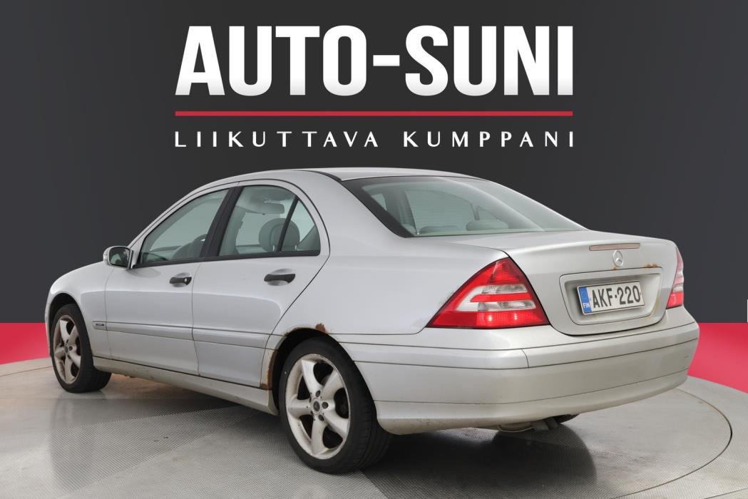 MERCEDES-BENZ C 2004