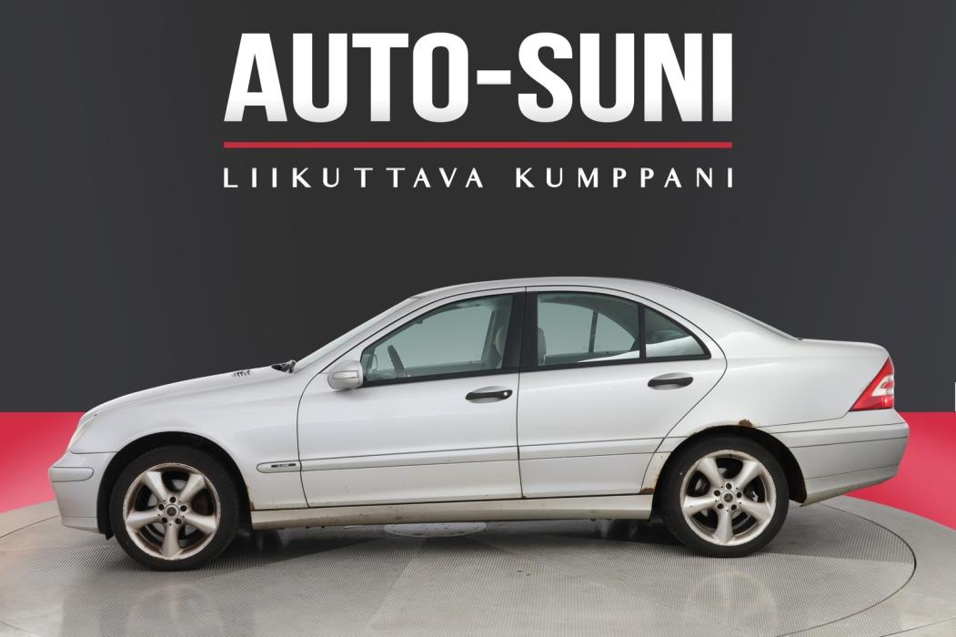 MERCEDES-BENZ C 2004