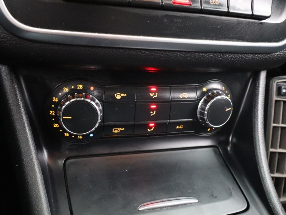 MERCEDES-BENZ CLA 2013