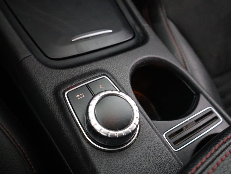 MERCEDES-BENZ CLA 2013