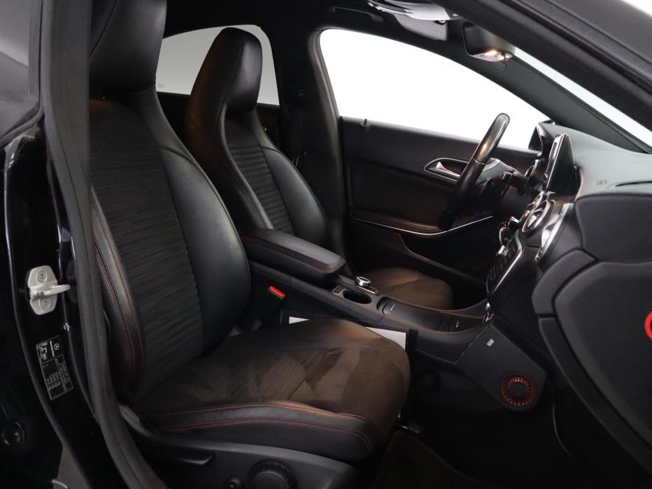 MERCEDES-BENZ CLA 2013