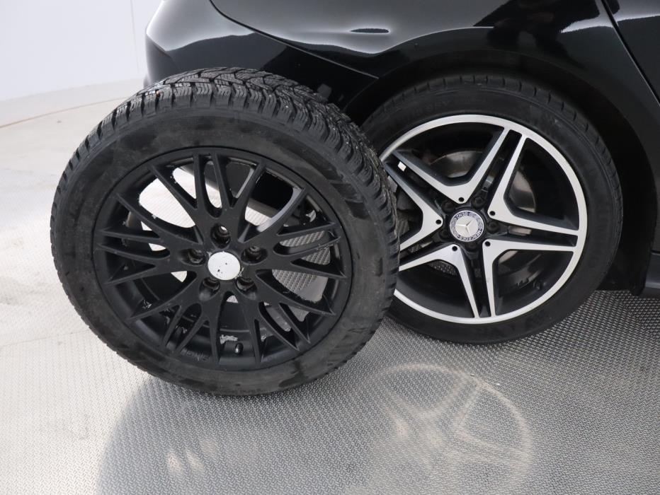 MERCEDES-BENZ CLA 2013