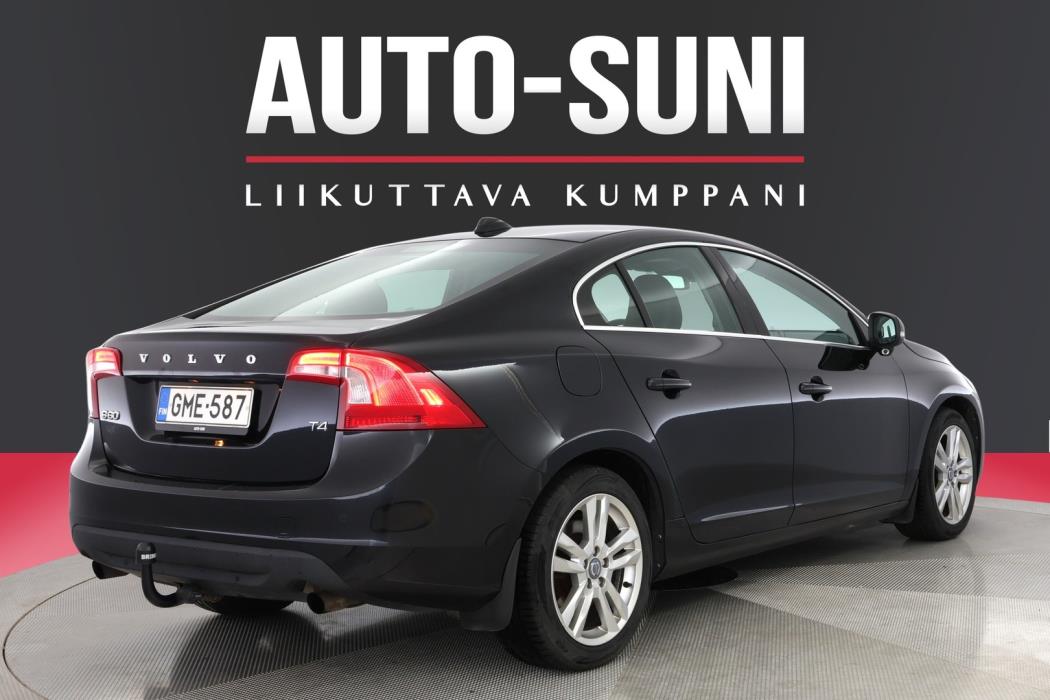 VOLVO S60 2011