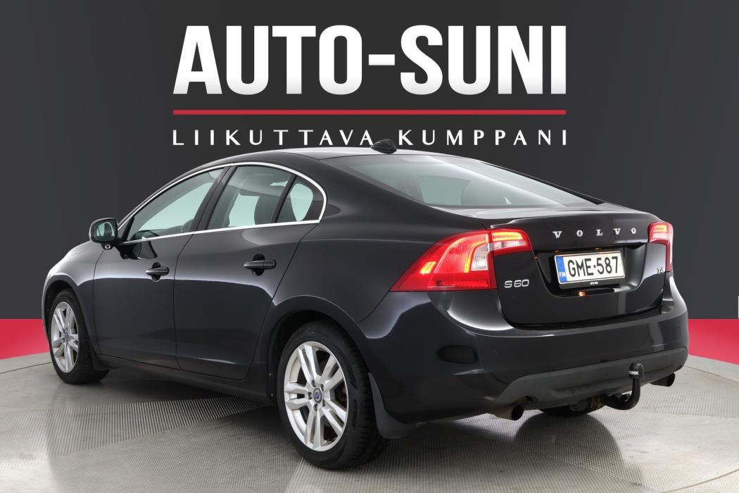 VOLVO S60 2011