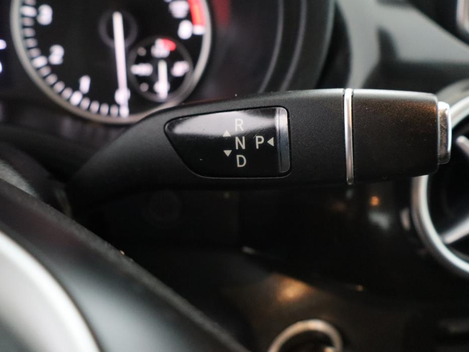 MERCEDES-BENZ B 2012