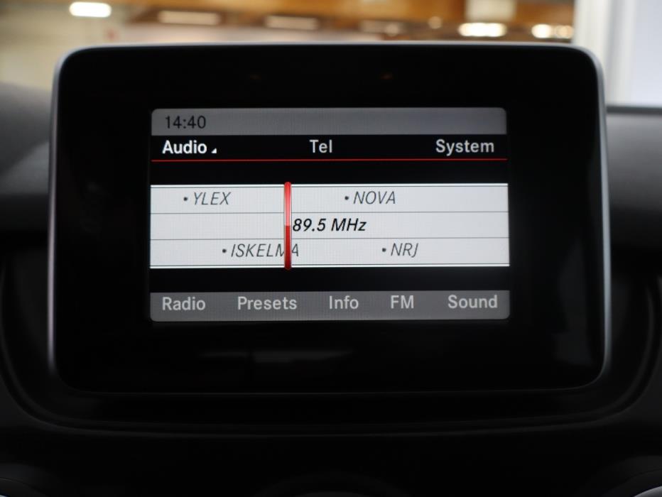 MERCEDES-BENZ B 2012