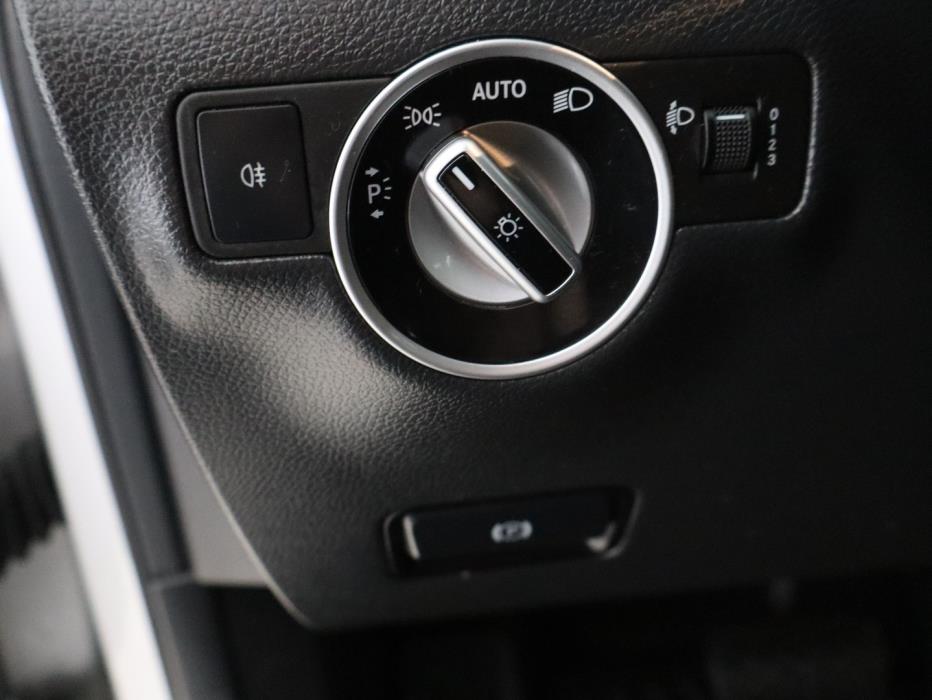 MERCEDES-BENZ B 2012