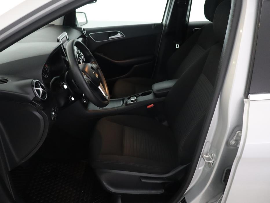 MERCEDES-BENZ B 2012