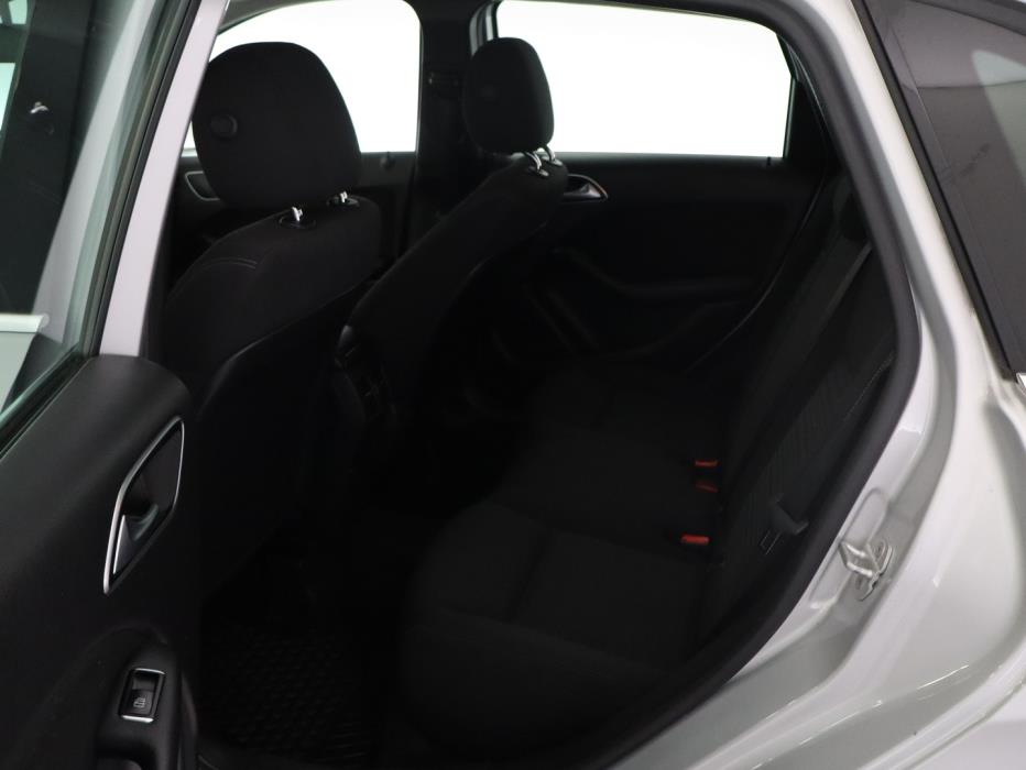 MERCEDES-BENZ B 2012