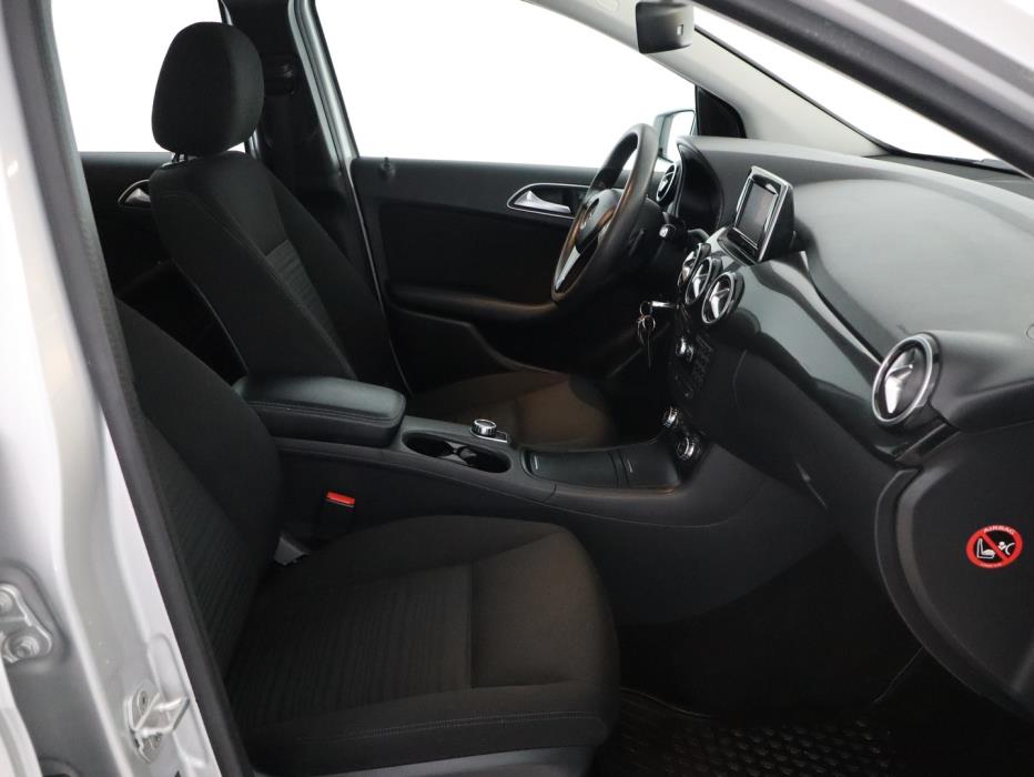 MERCEDES-BENZ B 2012
