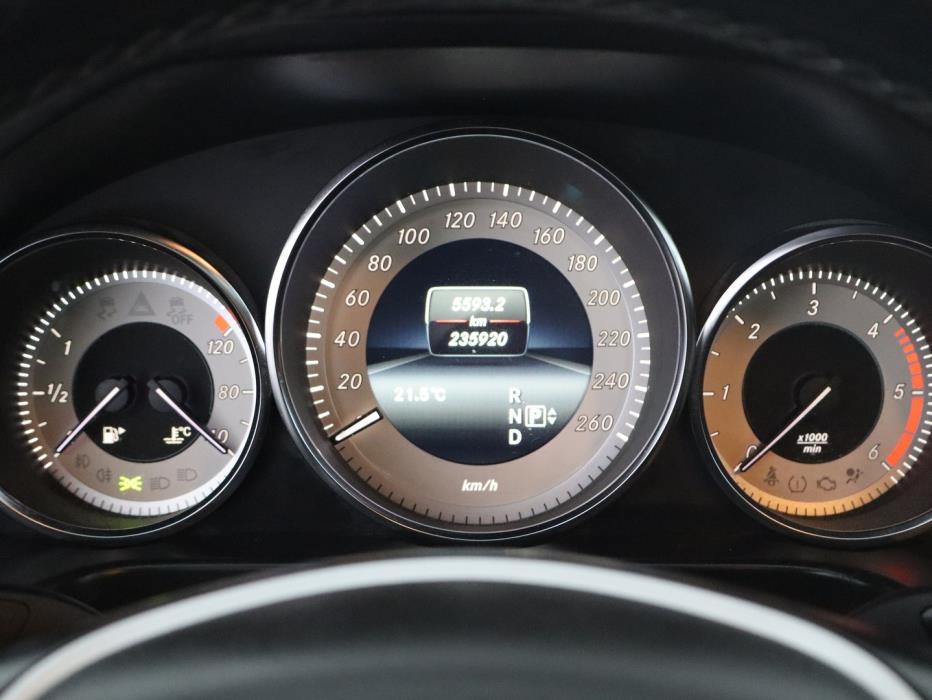 MERCEDES-BENZ E 2015
