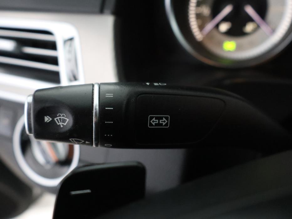 MERCEDES-BENZ E 2015