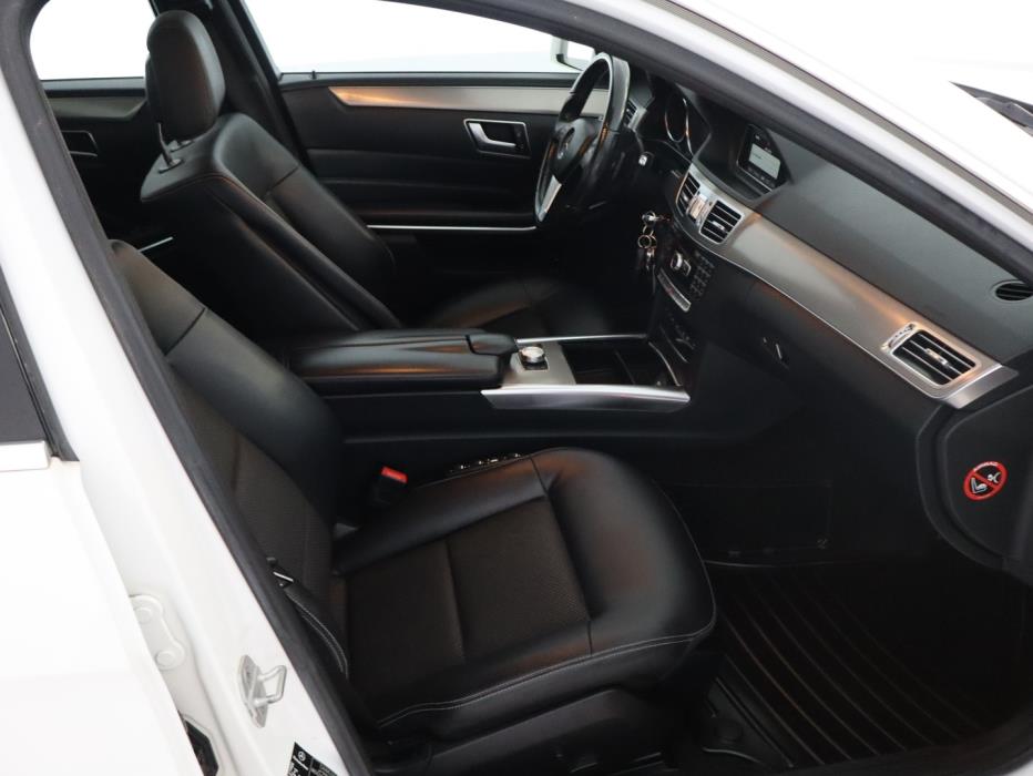 MERCEDES-BENZ E 2015
