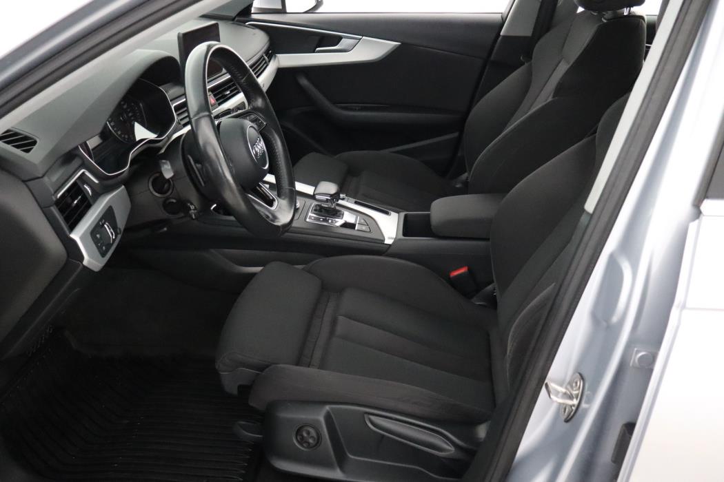 AUDI A4 2018