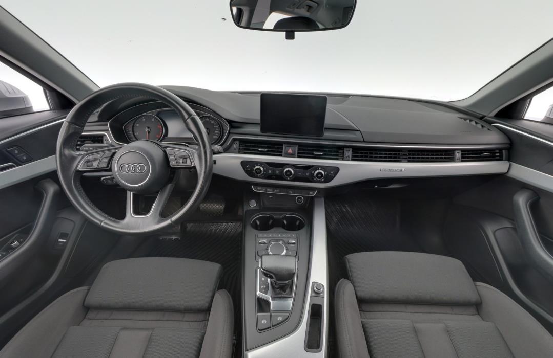AUDI A4 2018