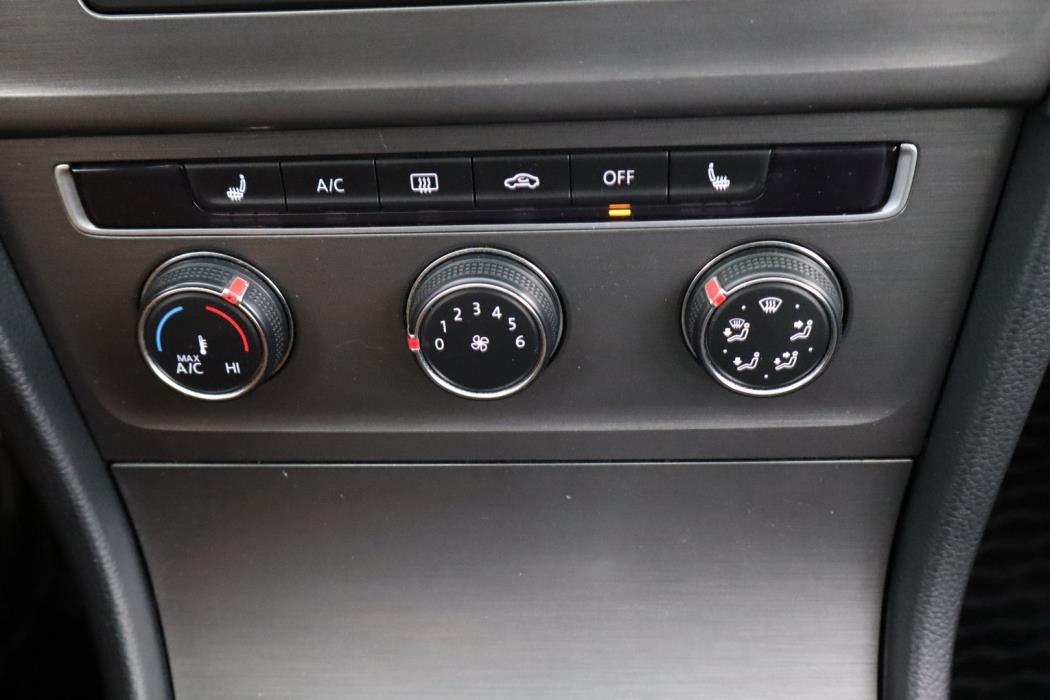 VOLKSWAGEN Golf 2013