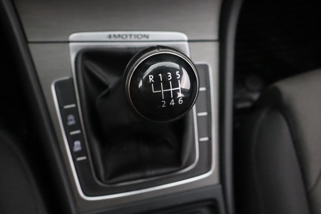 VOLKSWAGEN Golf 2013