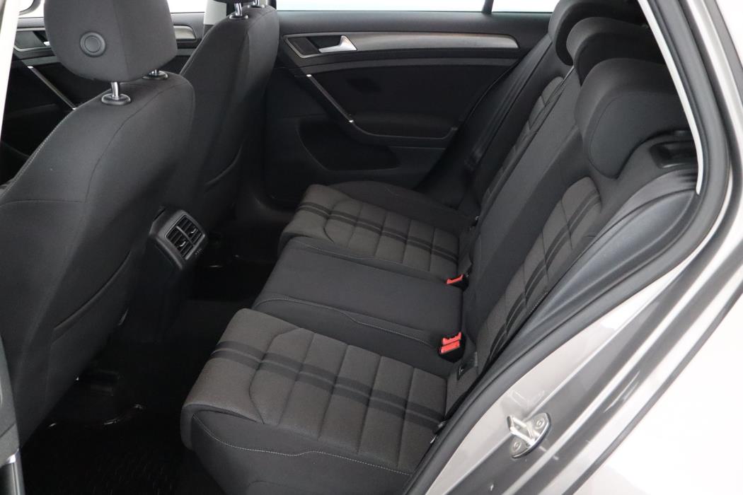 VOLKSWAGEN Golf 2013