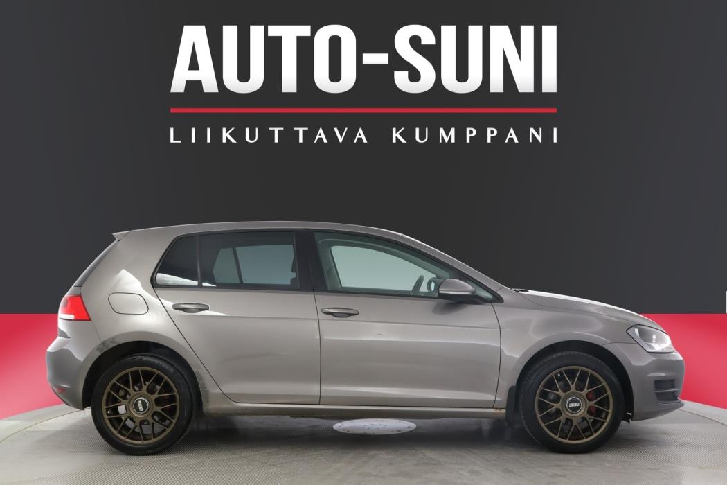 VOLKSWAGEN Golf 2013
