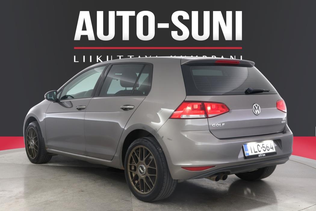 VOLKSWAGEN Golf 2013
