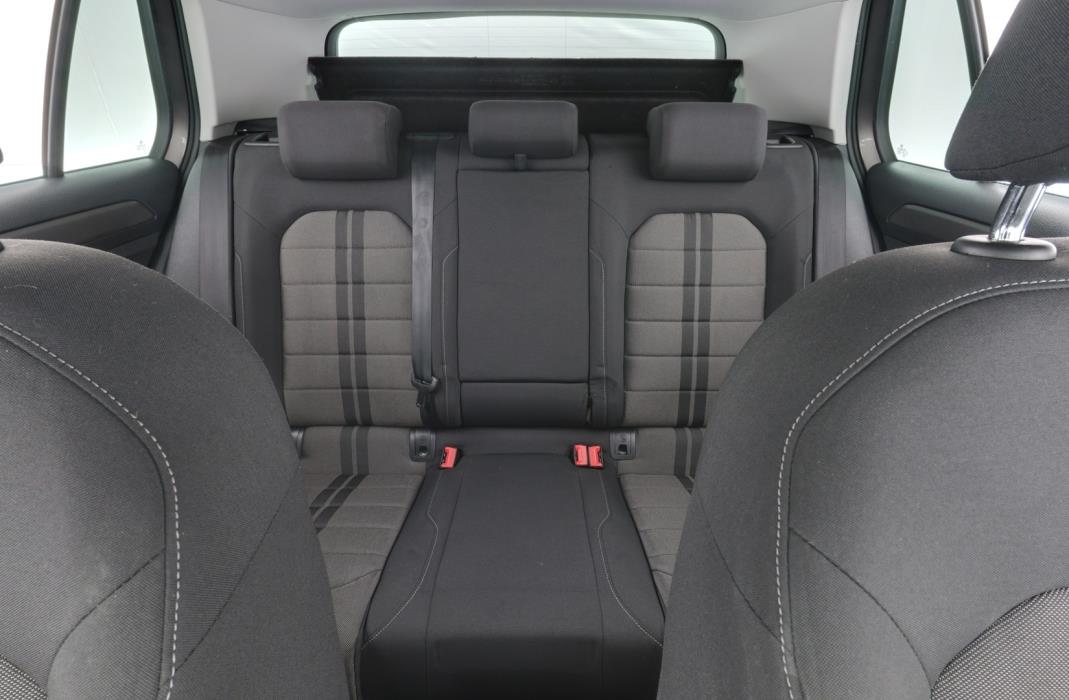 VOLKSWAGEN Golf 2013