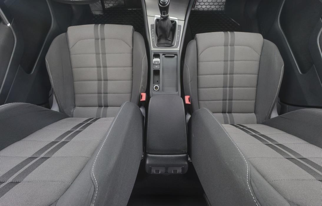 VOLKSWAGEN Golf 2013